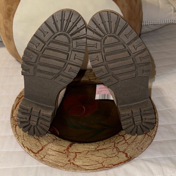 SERRA 8 PUTIAN Ivory Cream Tan Soles Combat Ankle Slip on Boots - Picture 9 of 13